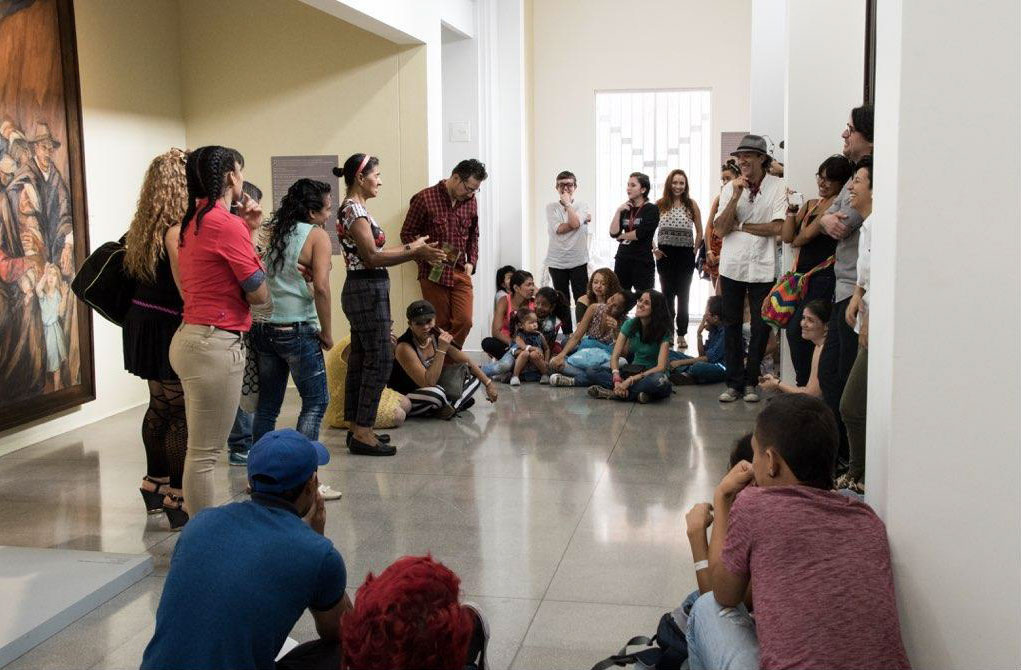 Figura 11. Inauguración La Consentida es: La Huida. Las Guerreras del Centro hablan sobre el proceso de selección. (Foto: Julieta Duque. Museo de Antioquia. 2017)