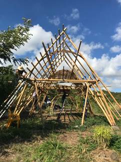Fig. 29 : Chantier de Bamboonem pour l’association Ou Gingn’, Hauts de Saint-Paul, 2022.