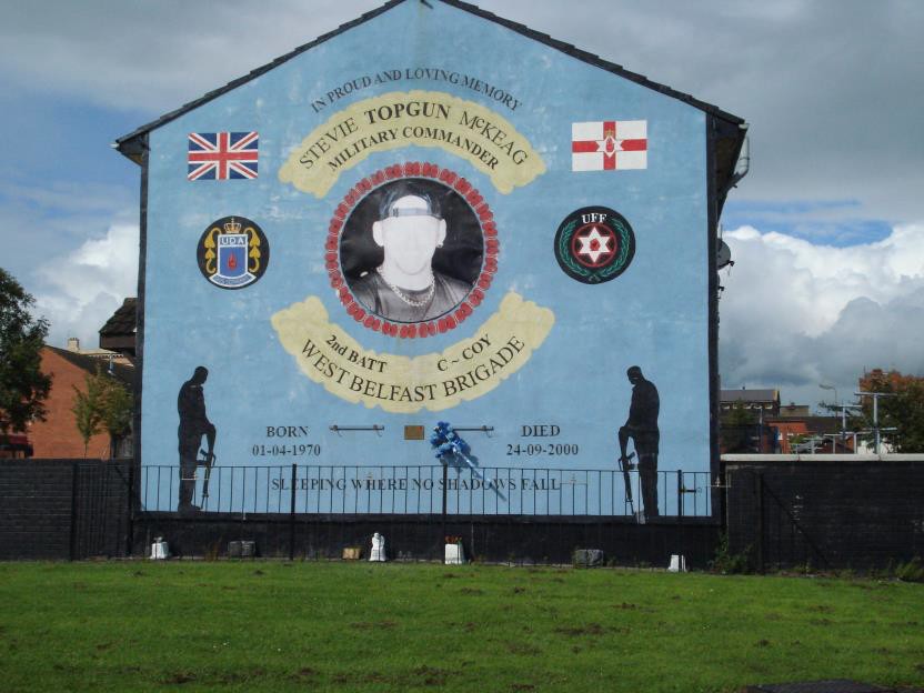 Fig. 7: Stevie ‘Top Gun’ McKeag. Hopewell Crescent, Lower Shankill, Belfast. 2001 (Photo: C. Lehni, 2011).