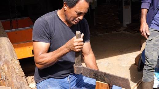 Fig. 24 : Dominique Valin dans son atelier, 2023.
